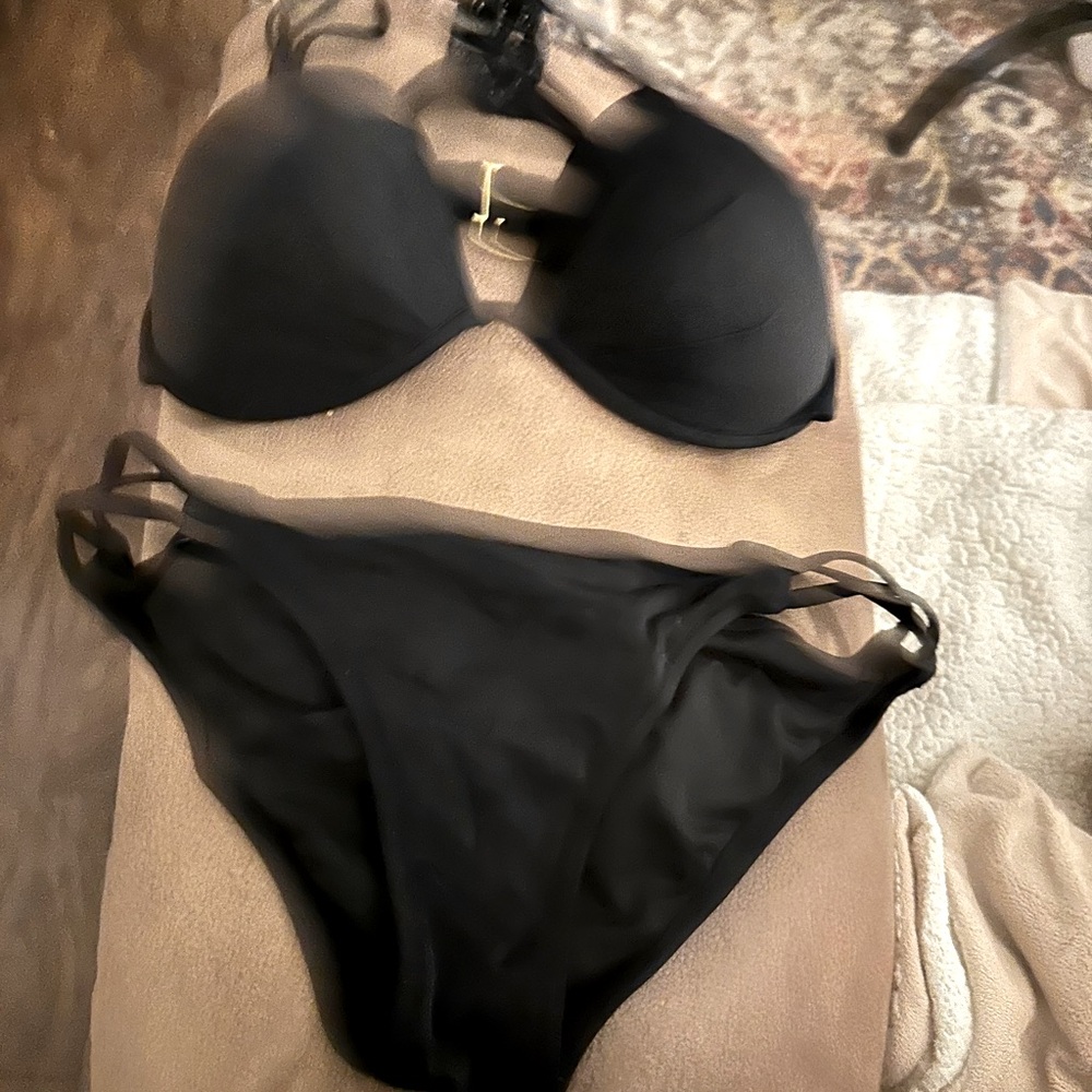 Brand new Victoria’s Secret bikinis